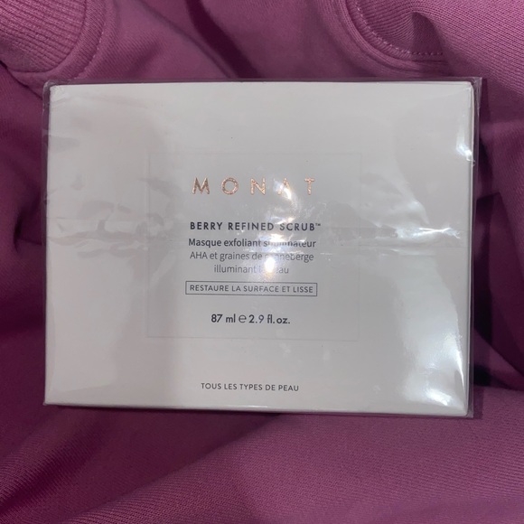 Monat berry refined scrub